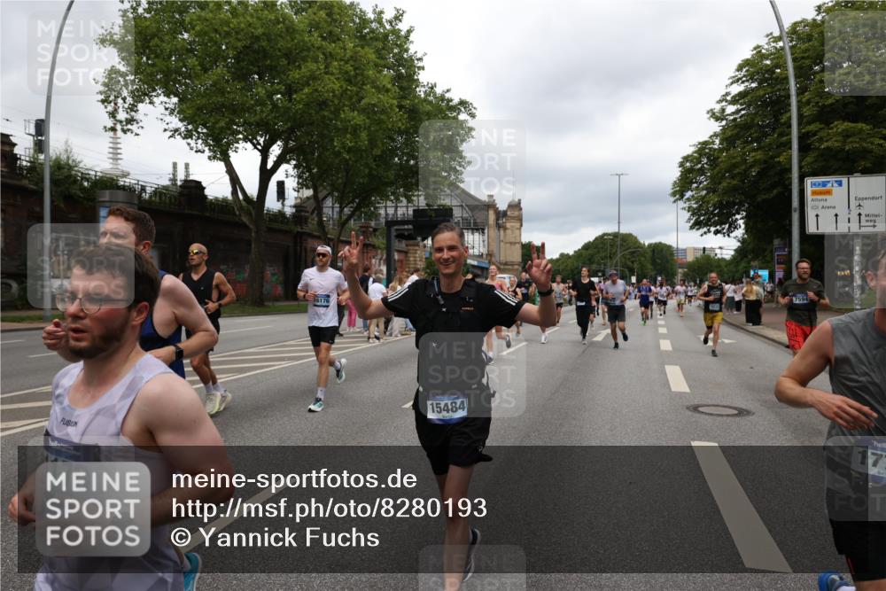 29.06.2025 - hella hamburg halbmarathon Yannick Fuchs http://msf.ph/oto/8280193 29.06.2025 10:49:40 20KM 1179, 1193, 1834, 2612, 3058, 3668, 4951, 5643, 5672, 6569, 6591, 6924, 7147, 7594, 7976, 8255, 8573, 8691, 9361, 9562, 10582, 11039, 12196, 12545, 13234, 13236, 13470, 13474, 14365, 15184, 15300, 15484, 15584, 15818, 15884, 16176, 16213, 16375, 16401, 16521, 16786, 17133, 17259, 17615, 17640, 17642, 17734, 17940, 18064, 18212, 18290, 18325, 18340, 18495, 18741, 18746, 18835, 19120, 19152 meine-sportfotos.de