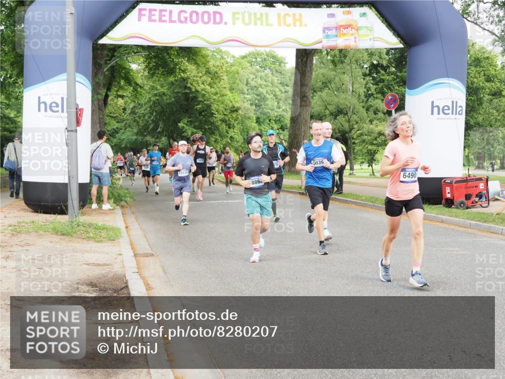 29.06.2025 - hella hamburg halbmarathon MichiJ http://msf.ph/oto/8280207 29.06.2025 10:32:05 Zwischen KM18-KM19 3124, 5275, 6490, 6705, 7451, 9043, 13398, 13746, 14385, 18868 meine-sportfotos.de