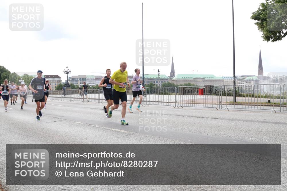 29.06.2025 - hella hamburg halbmarathon Lena Gebhardt http://msf.ph/oto/8280287 29.06.2025 10:35:16 Lombardsbrücke 13539, 17690, 1284, 1497, 1717, 1786, 1821, 1849, 2001, 2198, 2355, 2376, 2751, 3409, 3828, 3958, 4333, 4564, 4703, 4704, 4884, 4965, 5027, 5240, 5531, 5793, 6029, 6189, 6310, 6335, 6365, 6379, 6381, 6397, 6471, 6746, 6803, 6859, 7267, 7299, 7927, 8249, 8296, 8369, 8567, 8793, 9248, 9470, 10358, 10393, 10464, 10531, 10565, 10606, 11233, 11320, 11359, 11565, 11646, 11838, 11839, 11886, 12019, 12062, 12236, 12326, 12764 meine-sportfotos.de