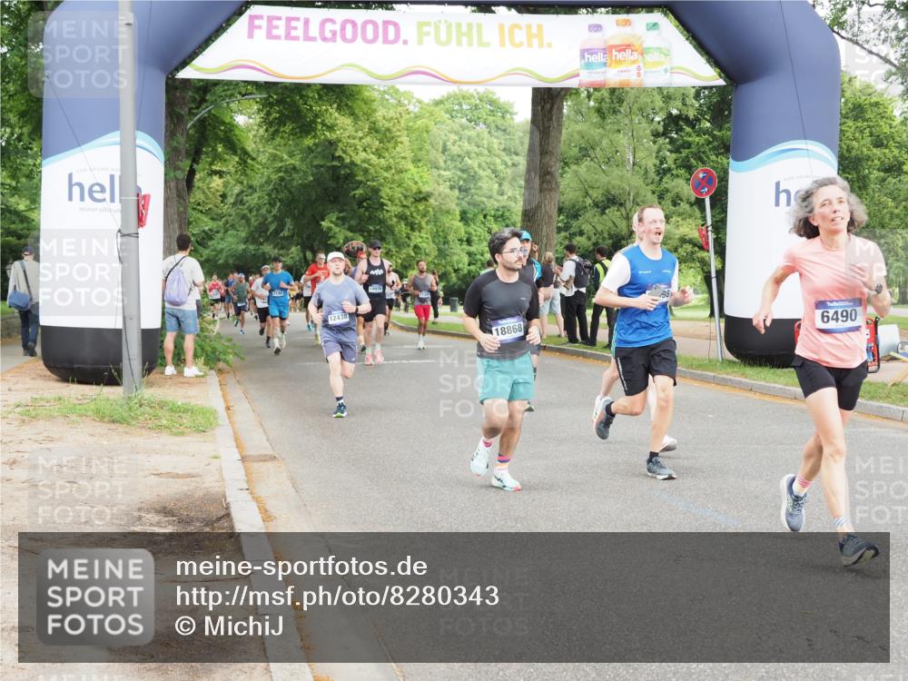 29.06.2025 - hella hamburg halbmarathon MichiJ http://msf.ph/oto/8280343 29.06.2025 10:32:05 Zwischen KM18-KM19 3124, 5275, 6490, 6705, 7451, 9043, 13398, 13746, 14385, 18868 meine-sportfotos.de