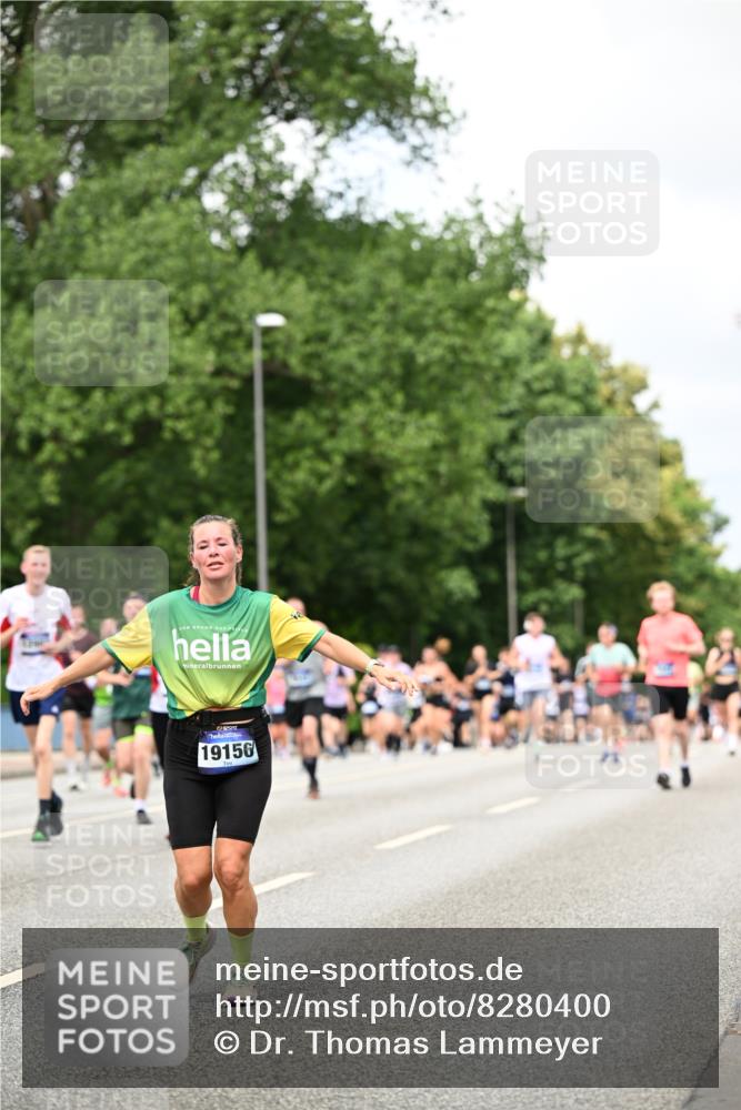 29.06.2025 - hella hamburg halbmarathon Dr. Thomas Lammeyer http://msf.ph/oto/8280400 29.06.2025 10:36:48 Kennedybrücke 1237, 1640, 1647, 2268, 2959, 3391, 3660, 3670, 3708, 3753, 4857, 5110, 5783, 5871, 6228, 6252, 6312, 6315, 6642, 7135, 7387, 7531, 7749, 7750, 7789, 8170, 8625, 8840, 8914, 9010, 9034, 9188, 9542, 9765, 9812, 10002, 10013, 10203, 10354, 10470, 10624, 10828, 11076, 11205 meine-sportfotos.de