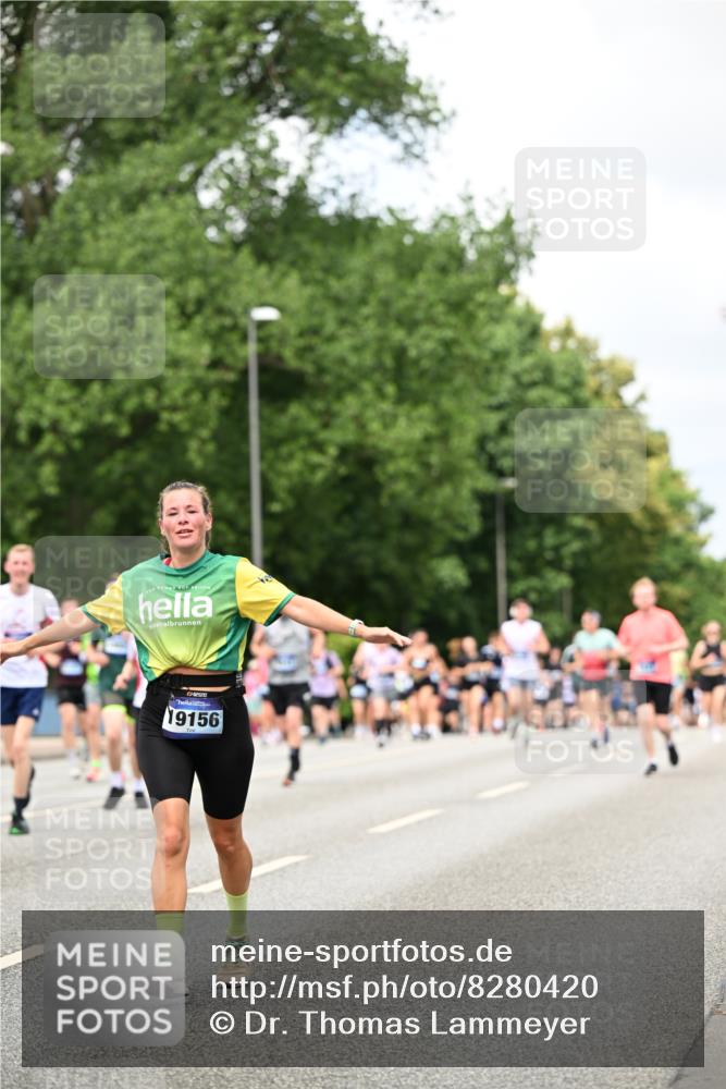 29.06.2025 - hella hamburg halbmarathon Dr. Thomas Lammeyer http://msf.ph/oto/8280420 29.06.2025 10:36:48 Kennedybrücke 1237, 1640, 1647, 2268, 2959, 3391, 3660, 3670, 3708, 3753, 4857, 5110, 5783, 5871, 6228, 6252, 6312, 6315, 6642, 7135, 7387, 7531, 7749, 7750, 7789, 8170, 8625, 8840, 8914, 9010, 9034, 9188, 9542, 9765, 9812, 10002, 10013, 10203, 10354, 10470, 10624, 10828, 11076, 11205 meine-sportfotos.de