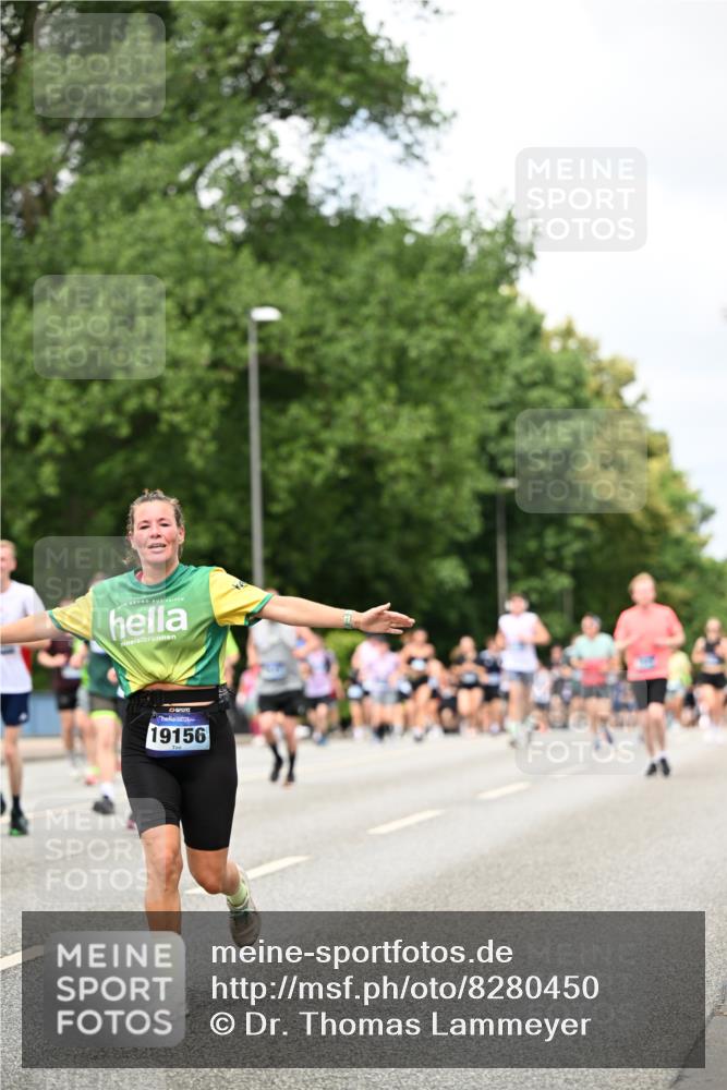 29.06.2025 - hella hamburg halbmarathon Dr. Thomas Lammeyer http://msf.ph/oto/8280450 29.06.2025 10:36:48 Kennedybrücke 1237, 1640, 1647, 2268, 2959, 3391, 3660, 3670, 3708, 3753, 4857, 5110, 5783, 5871, 6228, 6252, 6312, 6315, 6642, 7135, 7387, 7531, 7749, 7750, 7789, 8170, 8625, 8840, 8914, 9010, 9034, 9188, 9542, 9765, 9812, 10002, 10013, 10203, 10354, 10470, 10624, 10828, 11076, 11205 meine-sportfotos.de