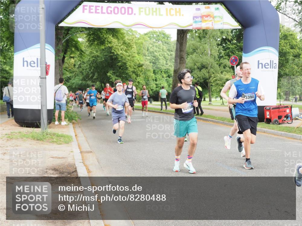29.06.2025 - hella hamburg halbmarathon MichiJ http://msf.ph/oto/8280488 29.06.2025 10:32:06 Zwischen KM18-KM19 3124, 5275, 6490, 6705, 7451, 9043, 13398, 13746, 14385, 18868 meine-sportfotos.de