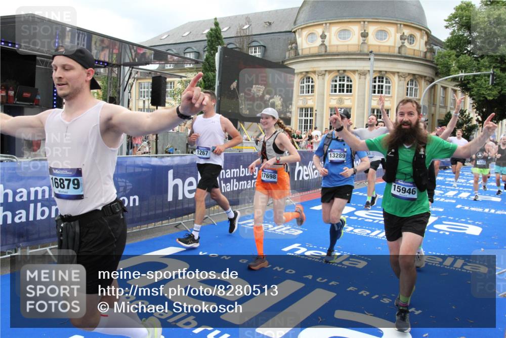 29.06.2025 - hella hamburg halbmarathon Michael Strokosch http://msf.ph/oto/8280513 29.06.2025 10:54:26 Ziel 1267, 1442, 3426, 4635, 6511, 6512, 7129, 8772, 11009, 11430, 12321, 12362, 13289, 13803, 15946, 16327, 16574, 16750, 16879, 17698, 18268, 19067 meine-sportfotos.de