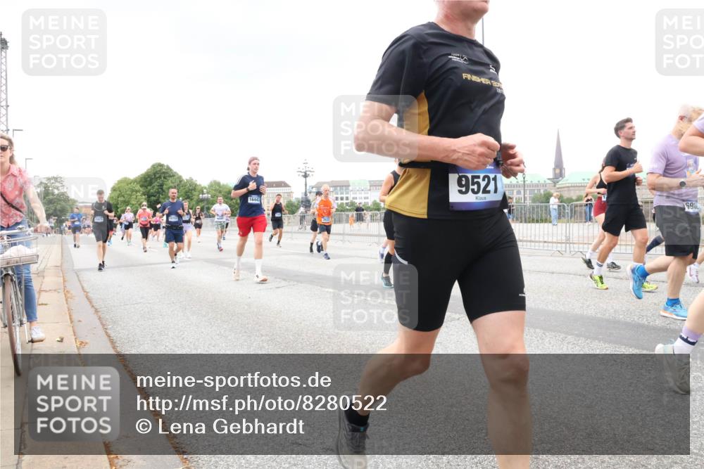 29.06.2025 - hella hamburg halbmarathon Lena Gebhardt http://msf.ph/oto/8280522 29.06.2025 10:54:54 Lombardsbrücke 0471, 14752, 16443, 9521, 698, 1013, 1198, 2084, 2090, 2244, 2452, 2532, 2566, 2586, 2632, 3002, 3274, 3761, 3795, 3857, 4191, 4192, 4971, 5185, 5216, 5392, 5500, 5727, 5882, 5933, 5993, 6023, 6279, 6395, 6396, 6839, 6944, 6982, 7238, 7986, 8012, 8186, 9521, 9596, 10109, 10331, 10471, 10686, 11033, 11226, 11287, 11567, 11569, 11737, 11788, 11908, 12147, 12148, 12240, 12268, 12270, 12930, 13272, 13283, 13548, 13944, 13945, 13979, 13980, 14515 meine-sportfotos.de