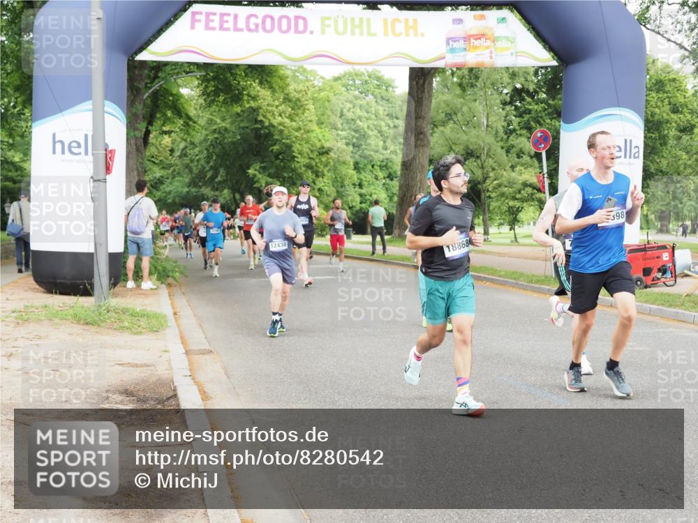 29.06.2025 - hella hamburg halbmarathon MichiJ http://msf.ph/oto/8280542 29.06.2025 10:32:06 Zwischen KM18-KM19 3124, 5275, 6490, 6705, 7451, 9043, 13398, 13746, 14385, 18868 meine-sportfotos.de
