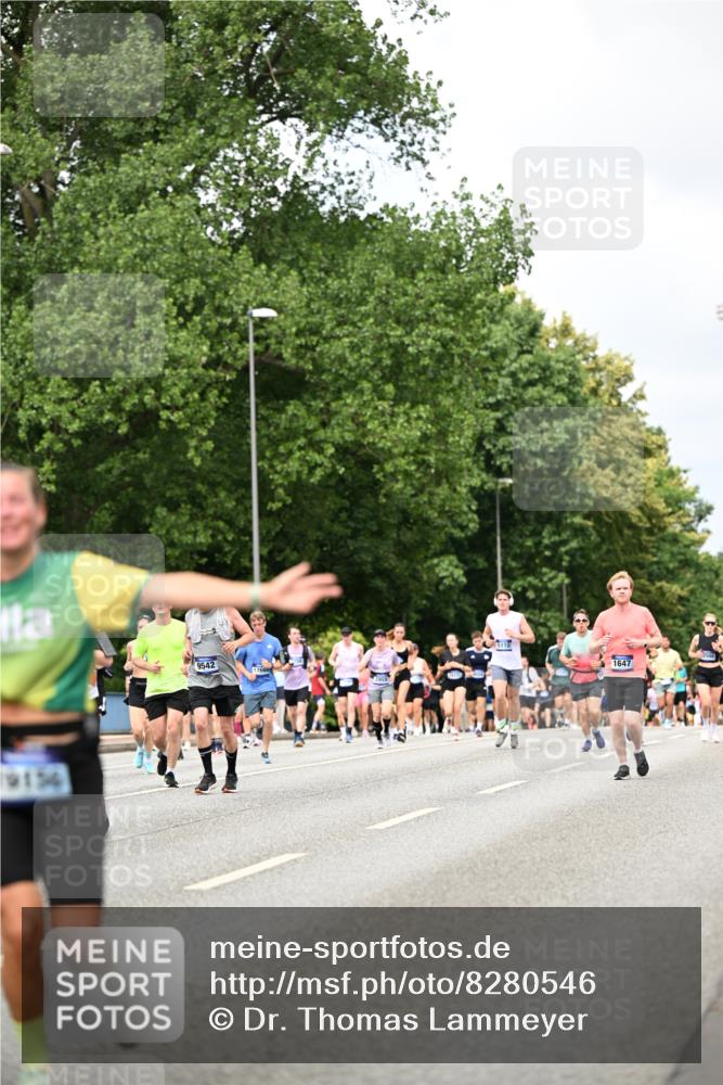 29.06.2025 - hella hamburg halbmarathon Dr. Thomas Lammeyer http://msf.ph/oto/8280546 29.06.2025 10:36:49 Kennedybrücke 1237, 1647, 2268, 2959, 3391, 3660, 3670, 3708, 3753, 4857, 5110, 5783, 5871, 6228, 6252, 6642, 7135, 7387, 7531, 7749, 7750, 7789, 8170, 8625, 8840, 8914, 9010, 9034, 9188, 9542, 9765, 9812, 10002, 10013, 10203, 10470, 10624, 10828, 11076, 11205 meine-sportfotos.de