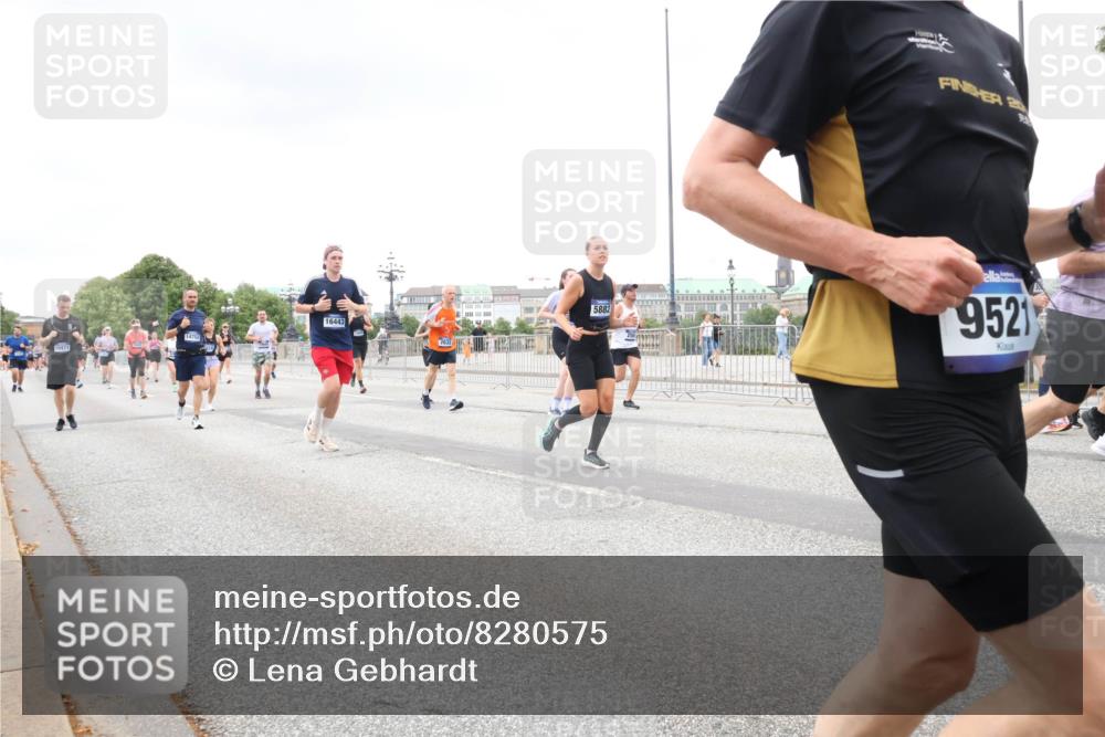 29.06.2025 - hella hamburg halbmarathon Lena Gebhardt http://msf.ph/oto/8280575 29.06.2025 10:54:54 Lombardsbrücke 14752, 16443, 20, 5882, 9521, 1013, 1198, 2084, 2090, 2244, 2452, 2532, 2566, 2586, 2632, 3002, 3274, 3761, 3795, 3857, 4191, 4192, 4971, 5185, 5216, 5392, 5500, 5727, 5882, 5933, 5993, 6023, 6279, 6395, 6396, 6839, 6944, 6982, 7238, 7986, 8012, 8186, 9521, 9596, 10109, 10331, 10471, 10686, 11033, 11226, 11287, 11567, 11569, 11737, 11788, 11908, 12147, 12148, 12240, 12268, 12270, 12930, 13272, 13283, 13548, 13944, 13945, 13979, 13980, 14515 meine-sportfotos.de
