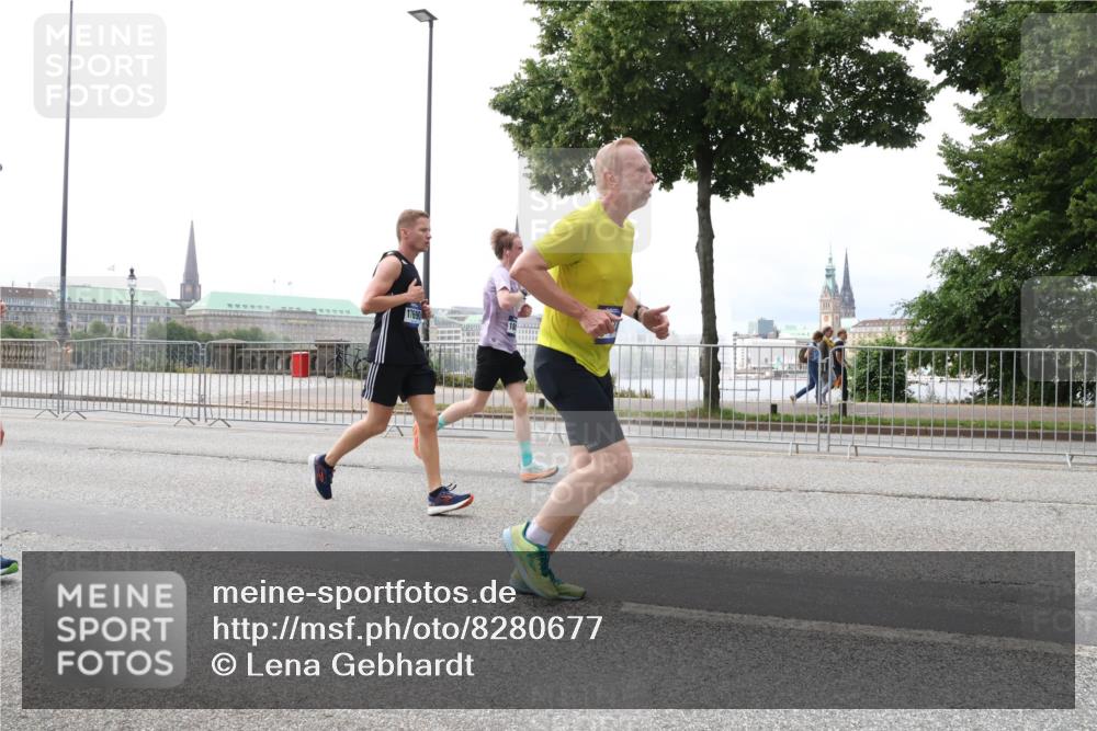29.06.2025 - hella hamburg halbmarathon Lena Gebhardt http://msf.ph/oto/8280677 29.06.2025 10:35:18 Lombardsbrücke 18, 1284, 1497, 1717, 1786, 1821, 1849, 2001, 2198, 2376, 2751, 2787, 3409, 3828, 3958, 4333, 4564, 4703, 4704, 4884, 4965, 5027, 5240, 5531, 5793, 6029, 6189, 6310, 6335, 6365, 6379, 6381, 6397, 6471, 6746, 6803, 6859, 7267, 7299, 7927, 8249, 8296, 8567, 9248, 9342, 9470, 10358, 10393, 10464, 10531, 10565, 10606, 11233, 11320, 11359, 11565, 11838, 11839, 11886, 12019, 12062, 12326, 12764 meine-sportfotos.de