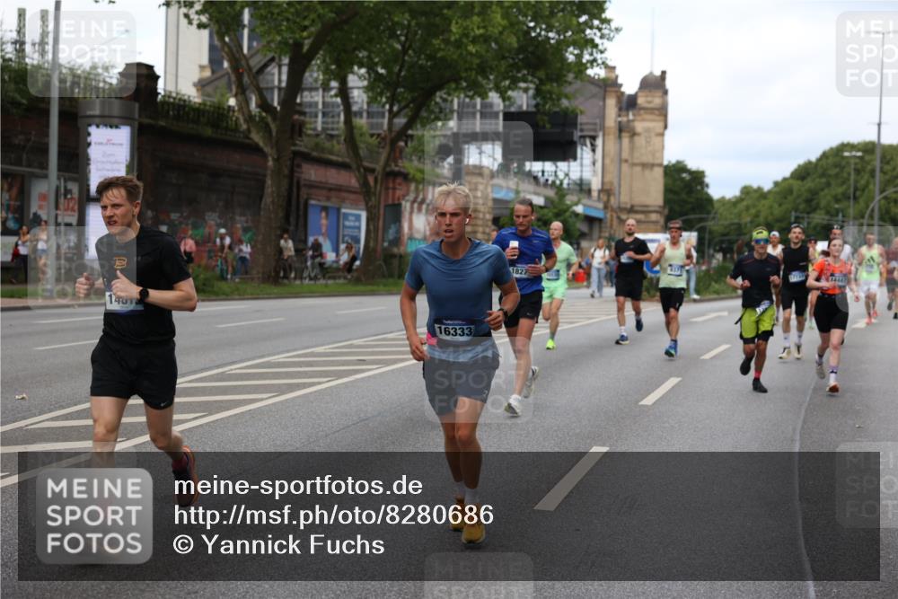 29.06.2025 - hella hamburg halbmarathon Yannick Fuchs http://msf.ph/oto/8280686 29.06.2025 10:37:26 20KM 1353, 1675, 1735, 2653, 4229, 4318, 5011, 5124, 5477, 9364, 9371, 9534, 10099, 10251, 11177, 11907, 12723, 12839, 13746, 13807, 14226, 14447, 14560, 14813, 15255, 15297, 15301, 15328, 15535, 15706, 15851, 15921, 16333, 16677, 17733, 17911, 18004, 18274, 18275, 18304, 18659, 18680, 18987, 19009 meine-sportfotos.de