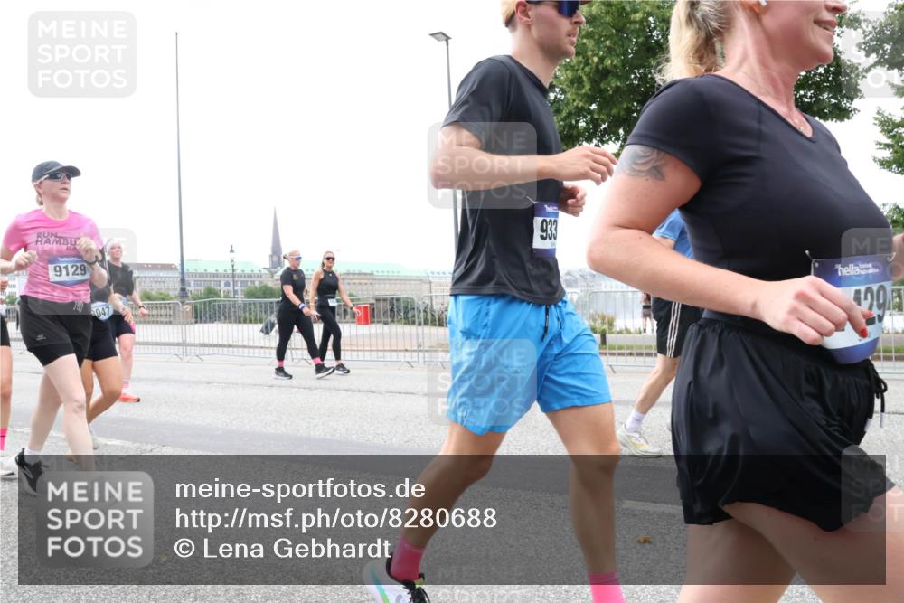 29.06.2025 - hella hamburg halbmarathon Lena Gebhardt http://msf.ph/oto/8280688 29.06.2025 10:46:30 Lombardsbrücke 1371, 1375, 1429, 1465, 1532, 1608, 1837, 1999, 2162, 2423, 2500, 2697, 2773, 2813, 2951, 3277, 3406, 3407, 3410, 3469, 3734, 4119, 4202, 4223, 4296, 4342, 4355, 4448, 4604, 5697, 5700, 5703, 5769, 5770, 5854, 5892, 6068, 6124, 6161, 6392, 7303, 7364, 7368, 7374, 7767, 7827, 7894, 7960, 7983, 8047, 8477, 8551, 8700, 9129, 9337, 9445, 9691, 10153, 10230, 11358, 11361, 11876, 11910, 12298, 12333, 12507, 12522, 13969, 14261, 15852, 16882, 16987 meine-sportfotos.de