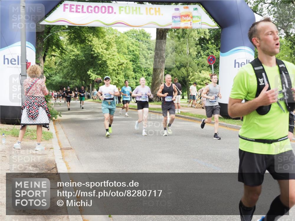 29.06.2025 - hella hamburg halbmarathon MichiJ http://msf.ph/oto/8280717 29.06.2025 10:57:44 Zwischen KM18-KM19 1213, 7346, 7881, 8001, 8055, 10858, 12928, 12929, 14679, 15214, 16323, 16938 meine-sportfotos.de