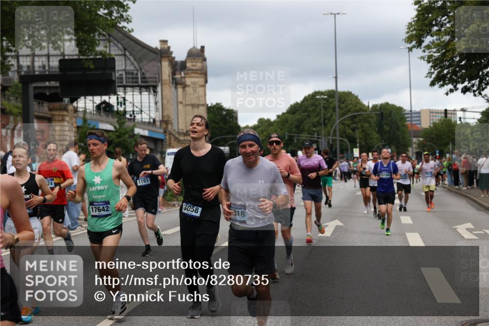 29.06.2025 - hella hamburg halbmarathon Yannick Fuchs http://msf.ph/oto/8280735 29.06.2025 10:49:43 20KM 1179, 1180, 1193, 1834, 2612, 2982, 3058, 3668, 4951, 5643, 5672, 6569, 6591, 6924, 7147, 7594, 7742, 7976, 8255, 8573, 8639, 9361, 9562, 11039, 11309, 12196, 12545, 13474, 14365, 15184, 15484, 15584, 15818, 15884, 16176, 16375, 16401, 16521, 16786, 17133, 17259, 17615, 17640, 17642, 17734, 18064, 18125, 18212, 18325, 18340, 18495, 18741, 18746, 18835, 19120, 19152 meine-sportfotos.de