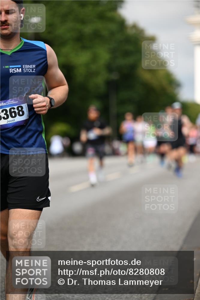 29.06.2025 - hella hamburg halbmarathon Dr. Thomas Lammeyer http://msf.ph/oto/8280808 29.06.2025 10:15:47 Kennedybrücke 1062, 1790, 2661, 3746, 3837, 5254, 6966, 7370, 7474, 7571, 8368, 9119, 9254, 10042, 10428 meine-sportfotos.de