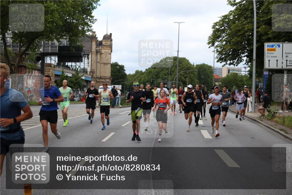 29.06.2025 - hella hamburg halbmarathon Yannick Fuchs http://msf.ph/oto/8280834 29.06.2025 10:37:27 20KM 1353, 1675, 1735, 2653, 4229, 4318, 5011, 5124, 5477, 9364, 9371, 9534, 10099, 10251, 11177, 11907, 12723, 12839, 13746, 13807, 14226, 14447, 14560, 14813, 15255, 15297, 15328, 15535, 15706, 15851, 15921, 16333, 16677, 17733, 17911, 18004, 18274, 18275, 18304, 18659, 18680, 18987, 19009 meine-sportfotos.de
