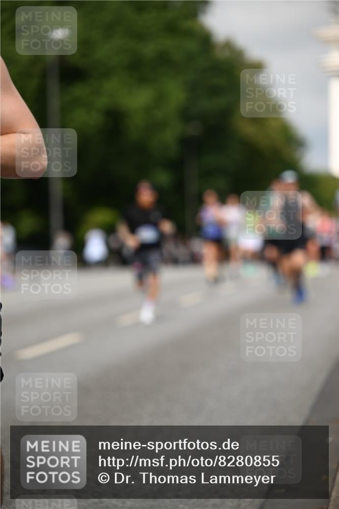 29.06.2025 - hella hamburg halbmarathon Dr. Thomas Lammeyer http://msf.ph/oto/8280855 29.06.2025 10:15:48 Kennedybrücke 1062, 1790, 2661, 3746, 3837, 5254, 6966, 7370, 7474, 7571, 8368, 9119, 9254, 10042 meine-sportfotos.de