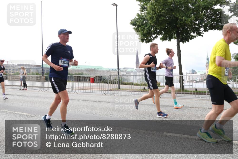 29.06.2025 - hella hamburg halbmarathon Lena Gebhardt http://msf.ph/oto/8280873 29.06.2025 10:35:18 Lombardsbrücke 13539, 17690, 18, 1284, 1497, 1717, 1786, 1821, 1849, 2001, 2198, 2376, 2751, 2787, 3409, 3828, 3958, 4333, 4564, 4703, 4704, 4884, 4965, 5027, 5240, 5531, 5793, 6029, 6189, 6310, 6335, 6365, 6379, 6381, 6397, 6471, 6746, 6803, 6859, 7267, 7299, 7927, 8249, 8296, 8567, 9248, 9342, 9470, 10358, 10393, 10464, 10531, 10565, 10606, 11233, 11320, 11359, 11565, 11838, 11839, 11886, 12019, 12062, 12326, 12764 meine-sportfotos.de