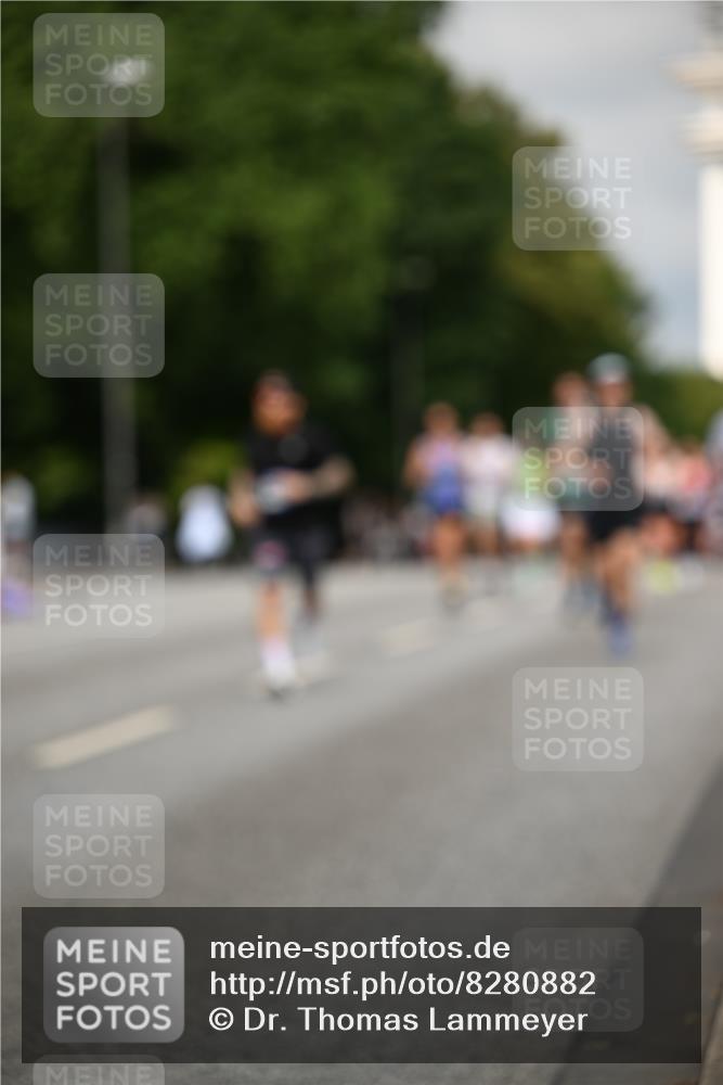 29.06.2025 - hella hamburg halbmarathon Dr. Thomas Lammeyer http://msf.ph/oto/8280882 29.06.2025 10:15:48 Kennedybrücke 1062, 1790, 2661, 3746, 3837, 5254, 6966, 7370, 7474, 7571, 8368, 9119, 9254, 10042 meine-sportfotos.de