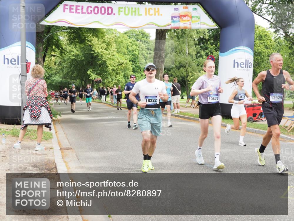 29.06.2025 - hella hamburg halbmarathon MichiJ http://msf.ph/oto/8280897 29.06.2025 10:57:46 Zwischen KM18-KM19 7346, 7881, 8001, 10858, 12928, 12929, 15214, 16776, 16938, 18222 meine-sportfotos.de