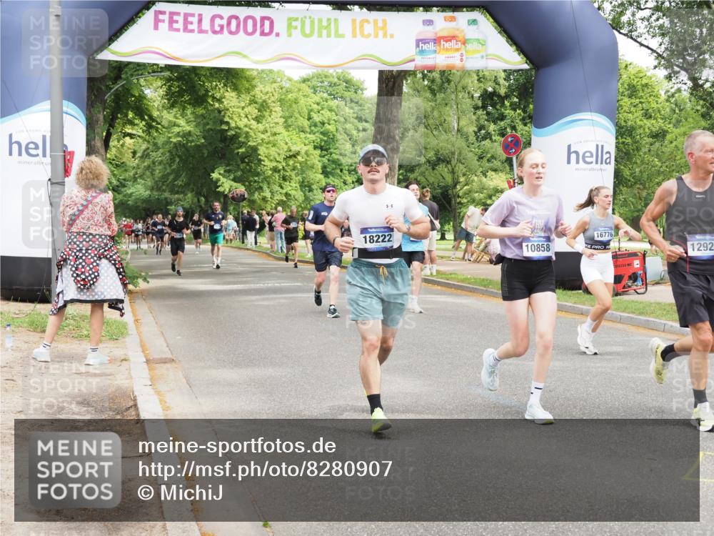 29.06.2025 - hella hamburg halbmarathon MichiJ http://msf.ph/oto/8280907 29.06.2025 10:57:46 Zwischen KM18-KM19 7346, 7881, 8001, 10858, 12928, 12929, 15214, 16776, 16938, 18222 meine-sportfotos.de