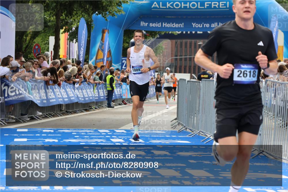 29.06.2025 - hella hamburg halbmarathon Strokosch-Dieckow http://msf.ph/oto/8280908 29.06.2025 10:22:39 Ziel 2618, 3720, 18897 meine-sportfotos.de