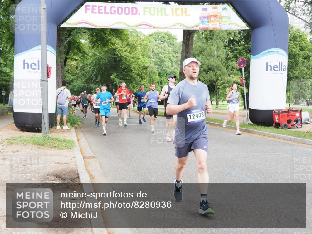 29.06.2025 - hella hamburg halbmarathon MichiJ http://msf.ph/oto/8280936 29.06.2025 10:32:08 Zwischen KM18-KM19 5275, 6490, 6705, 7451, 9081, 12438, 13398, 13746, 14385, 15185, 18868 meine-sportfotos.de