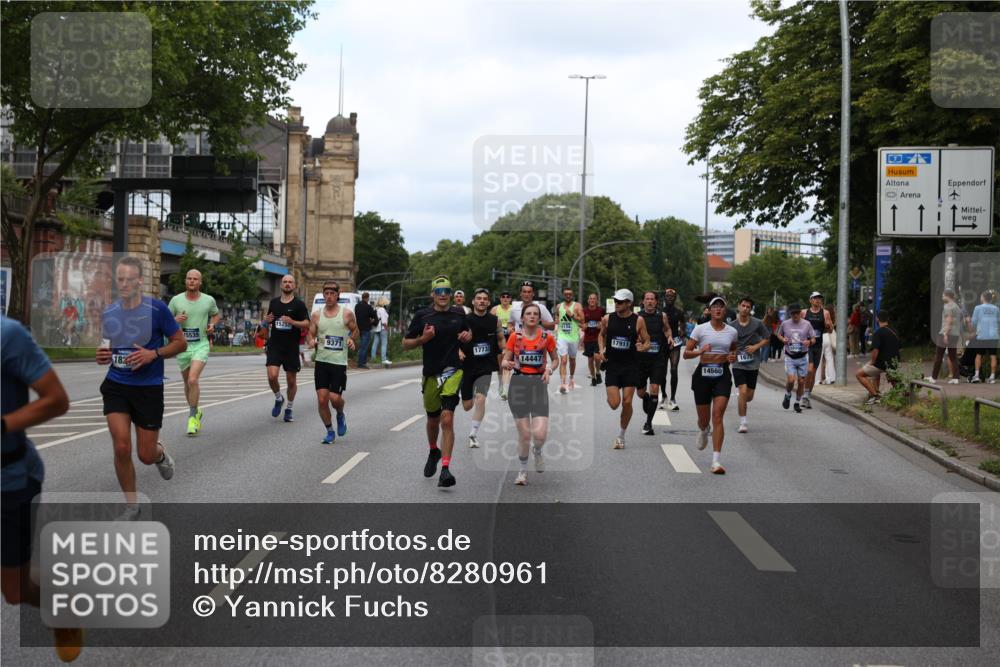 29.06.2025 - hella hamburg halbmarathon Yannick Fuchs http://msf.ph/oto/8280961 29.06.2025 10:37:27 20KM 1353, 1675, 1735, 2653, 4229, 4318, 5011, 5124, 5477, 9364, 9371, 9534, 10099, 10251, 11177, 11907, 12723, 12839, 13746, 13807, 14226, 14447, 14560, 14813, 15255, 15297, 15328, 15535, 15706, 15851, 15921, 16333, 16677, 17733, 17911, 18004, 18274, 18275, 18304, 18659, 18680, 18987, 19009 meine-sportfotos.de