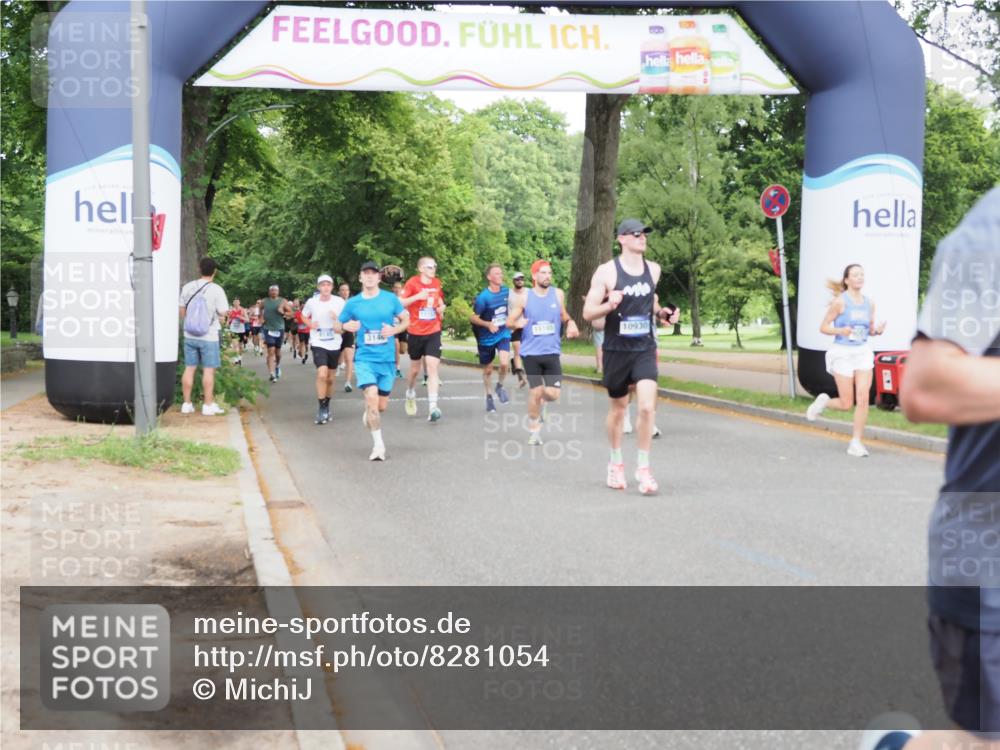 29.06.2025 - hella hamburg halbmarathon MichiJ http://msf.ph/oto/8281054 29.06.2025 10:32:08 Zwischen KM18-KM19 5275, 6490, 6705, 7451, 9081, 12438, 13398, 13746, 14385, 15185, 18868 meine-sportfotos.de