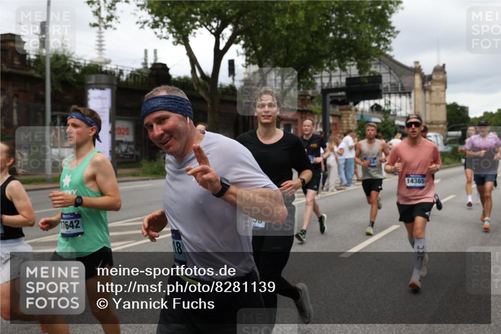 29.06.2025 - hella hamburg halbmarathon Yannick Fuchs http://msf.ph/oto/8281139 29.06.2025 10:49:45 20KM 1130, 1179, 1180, 1193, 2612, 2982, 3058, 3668, 4951, 5643, 5672, 6569, 6591, 6924, 7594, 7742, 7976, 8255, 8639, 8863, 9361, 9562, 11039, 11309, 12196, 12515, 12545, 13474, 14363, 14365, 14461, 15184, 15484, 15584, 15818, 15884, 16176, 16375, 16401, 16434, 16521, 16786, 17133, 17259, 17615, 17640, 17642, 17734, 18064, 18125, 18212, 18325, 18340, 18495, 18741, 18746, 18835, 19120, 19152 meine-sportfotos.de