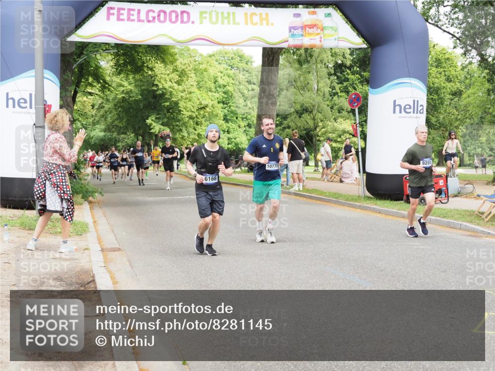 29.06.2025 - hella hamburg halbmarathon MichiJ http://msf.ph/oto/8281145 29.06.2025 10:57:52 Zwischen KM18-KM19 3756, 6166, 9280, 10858, 11774, 12929, 16776, 18222 meine-sportfotos.de