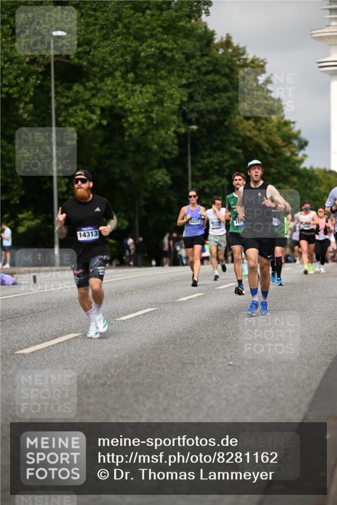 29.06.2025 - hella hamburg halbmarathon Dr. Thomas Lammeyer http://msf.ph/oto/8281162 29.06.2025 10:15:49 Kennedybrücke 1062, 1790, 2661, 3746, 3837, 5254, 6966, 7370, 7474, 7571, 8368, 9119, 9254, 9405, 10042 meine-sportfotos.de