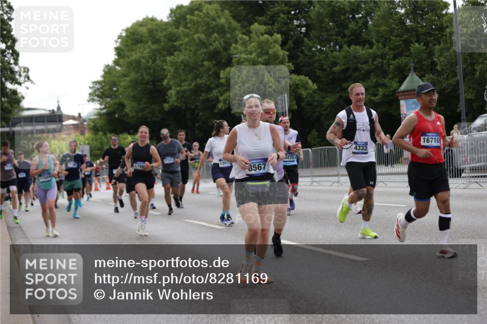 29.06.2025 - hella hamburg halbmarathon Jannik Wohlers http://msf.ph/oto/8281169 29.06.2025 10:35:05 Lombardsbrücke 1786, 1821, 2001, 2198, 2787, 3828, 3958, 4333, 4703, 4704, 4965, 5147, 5240, 5793, 6029, 6365, 6381, 6471, 6746, 6859, 6867, 7382, 8249, 8296, 8567, 9342, 9470, 10393, 10531, 10565, 10652, 11565, 11838, 11839, 12026, 12062, 12326, 12338, 12851, 13240, 13505, 13805, 14735, 15032, 15211, 15601, 15704, 16690, 16710, 17331, 17689, 17868, 17883, 17935, 17974, 17998, 18036, 18054, 18269, 18292, 18361, 18912, 19061 meine-sportfotos.de