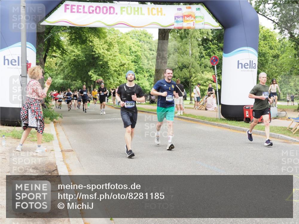 29.06.2025 - hella hamburg halbmarathon MichiJ http://msf.ph/oto/8281185 29.06.2025 10:57:52 Zwischen KM18-KM19 3756, 6166, 9280, 10858, 11774, 12929, 16776, 18222 meine-sportfotos.de