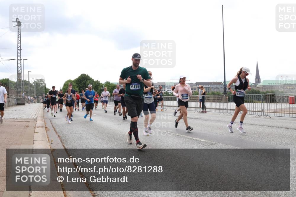 29.06.2025 - hella hamburg halbmarathon Lena Gebhardt http://msf.ph/oto/8281288 29.06.2025 10:35:19 Lombardsbrücke 1188, 17749, 6189, 15783, 1, 14392, 1284, 1497, 1717, 1786, 1821, 1849, 2001, 2198, 2376, 2751, 2787, 3409, 3828, 3958, 4333, 4564, 4703, 4704, 4884, 4965, 5027, 5240, 5531, 5793, 6029, 6189, 6365, 6379, 6381, 6397, 6471, 6746, 6803, 6859, 6867, 7267, 7299, 7927, 8249, 8296, 8567, 9248, 9342, 9470, 10358, 10393, 10464, 10531, 10565, 10606, 11233, 11320, 11359, 11565, 11838, 11839, 11886, 12019, 12062, 12326, 12764 meine-sportfotos.de