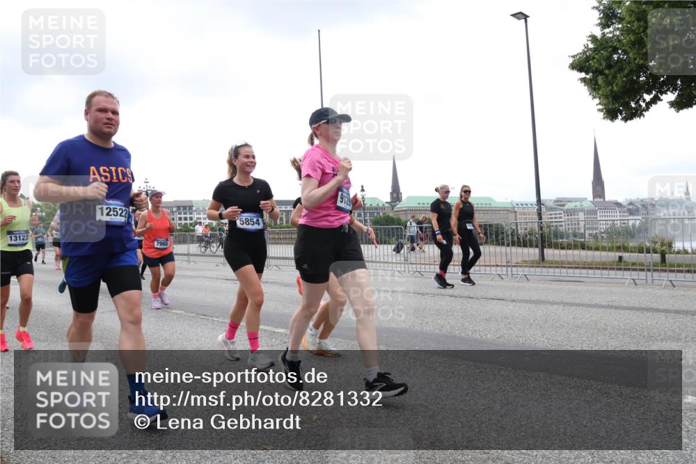 29.06.2025 - hella hamburg halbmarathon Lena Gebhardt http://msf.ph/oto/8281332 29.06.2025 10:46:30 Lombardsbrücke 1371, 1375, 1429, 1465, 1532, 1608, 1837, 1999, 2162, 2423, 2500, 2697, 2773, 2813, 2951, 3277, 3406, 3407, 3410, 3469, 3734, 4119, 4202, 4223, 4296, 4342, 4355, 4448, 4604, 5697, 5700, 5703, 5769, 5770, 5854, 5892, 6068, 6124, 6161, 6392, 7303, 7364, 7368, 7374, 7767, 7827, 7894, 7960, 7983, 8047, 8477, 8551, 8700, 9129, 9337, 9445, 9691, 10153, 10230, 11358, 11361, 11876, 11910, 12298, 12333, 12507, 12522, 13969, 14261, 15852, 16882, 16987 meine-sportfotos.de