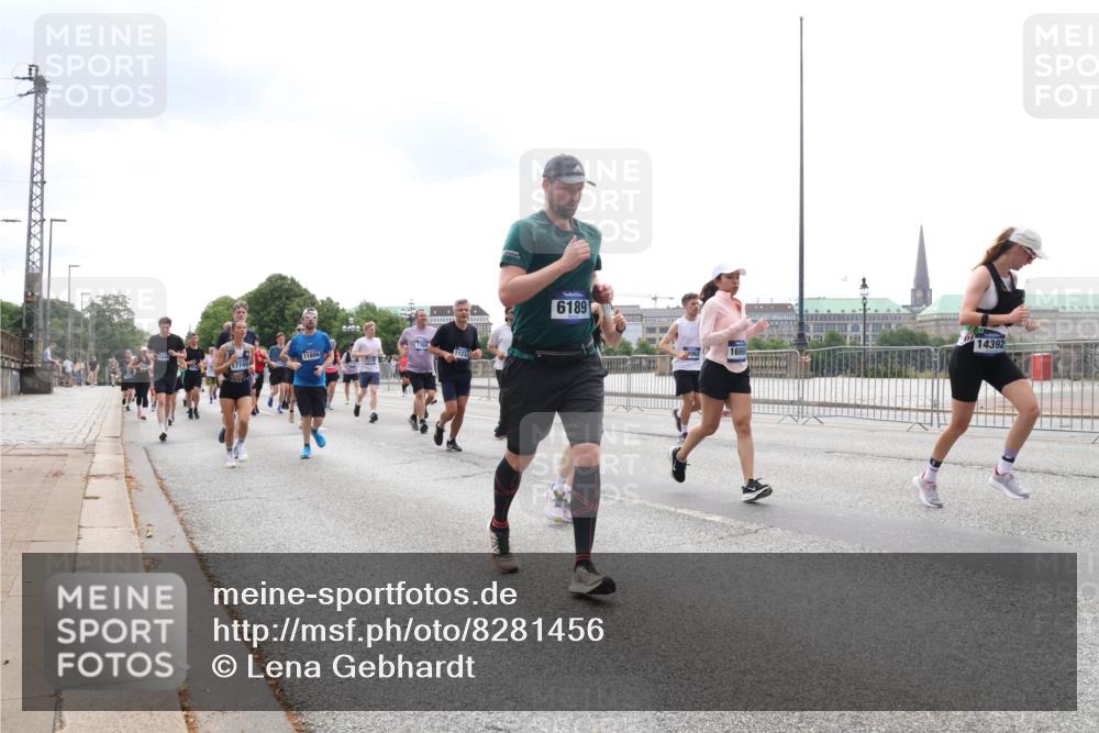 29.06.2025 - hella hamburg halbmarathon Lena Gebhardt http://msf.ph/oto/8281456 29.06.2025 10:35:19 Lombardsbrücke 1284, 11886, 17749, 11233, 6189, 14392, 16860, 1284, 1497, 1717, 1786, 1821, 1849, 2001, 2198, 2376, 2751, 2787, 3409, 3828, 3958, 4333, 4564, 4703, 4704, 4884, 4965, 5027, 5240, 5531, 5793, 6029, 6189, 6365, 6379, 6381, 6397, 6471, 6746, 6803, 6859, 6867, 7267, 7299, 7927, 8249, 8296, 8567, 9248, 9342, 9470, 10358, 10393, 10464, 10531, 10565, 10606, 11233, 11320, 11359, 11565, 11838, 11839, 11886, 12019, 12062, 12326, 12764 meine-sportfotos.de