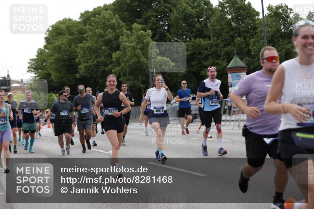 29.06.2025 - hella hamburg halbmarathon Jannik Wohlers http://msf.ph/oto/8281468 29.06.2025 10:35:06 Lombardsbrücke 1786, 1821, 2001, 2198, 2787, 3958, 4333, 4703, 4704, 4965, 5147, 5240, 5793, 6029, 6365, 6381, 6746, 6859, 6867, 7382, 8249, 8296, 8567, 9342, 9470, 9803, 9806, 10393, 10531, 10565, 10652, 11565, 11838, 11839, 12026, 12326, 12338, 12851, 13240, 13505, 13805, 14684, 15032, 15211, 15601, 16690, 16710, 17289, 17331, 17689, 17868, 17883, 17935, 17974, 17998, 18036, 18269, 18292, 18361, 18912, 19061 meine-sportfotos.de