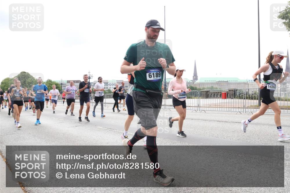 29.06.2025 - hella hamburg halbmarathon Lena Gebhardt http://msf.ph/oto/8281580 29.06.2025 10:35:20 Lombardsbrücke 17749, 118, 1284, 1123, 1132, 6189, 16860, 14392, 1284, 1497, 1717, 1786, 1821, 1849, 2001, 2198, 2376, 2751, 2787, 3409, 3828, 3958, 4333, 4564, 4703, 4704, 4884, 4965, 5027, 5147, 5240, 5531, 5793, 6029, 6189, 6365, 6379, 6381, 6397, 6471, 6746, 6803, 6859, 6867, 7267, 7299, 7382, 7927, 8249, 8296, 8567, 9248, 9342, 9470, 10358, 10393, 10464, 10531, 10565, 10606, 11233, 11320, 11359, 11565, 11838, 11839, 11886, 12019, 12026, 12062, 12326, 12764 meine-sportfotos.de