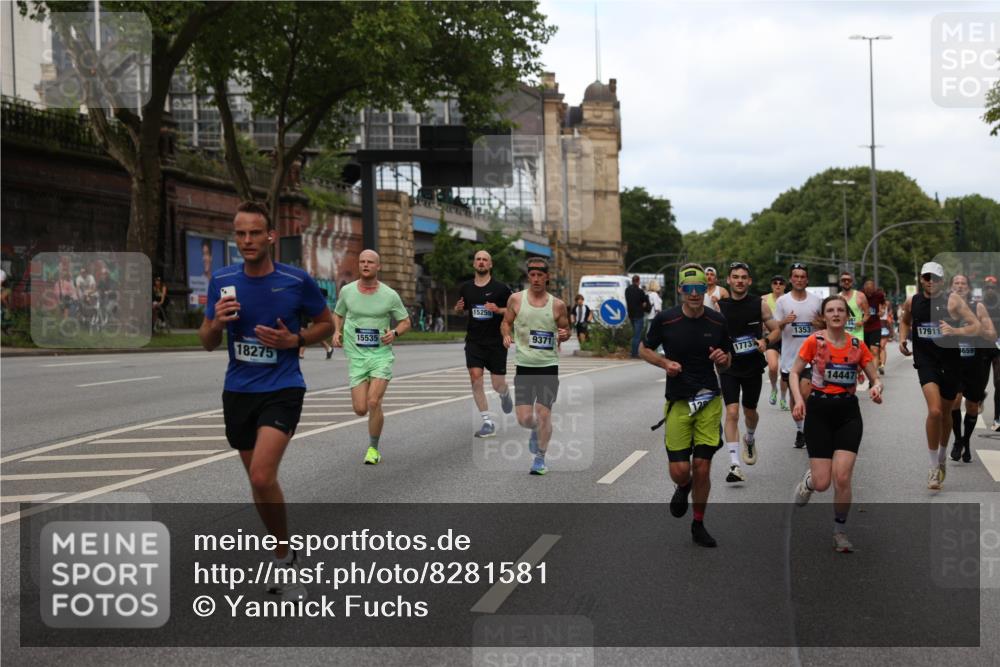 29.06.2025 - hella hamburg halbmarathon Yannick Fuchs http://msf.ph/oto/8281581 29.06.2025 10:37:28 20KM 1353, 1675, 1735, 2653, 4229, 4318, 5011, 5124, 5477, 7026, 9364, 9371, 9534, 10099, 10251, 11177, 12723, 12839, 13746, 13807, 14226, 14447, 14560, 14813, 15255, 15328, 15535, 15706, 15851, 15921, 16333, 17733, 17911, 18004, 18274, 18275, 18304, 18449, 18659, 18680, 18987, 19009, 19229 meine-sportfotos.de