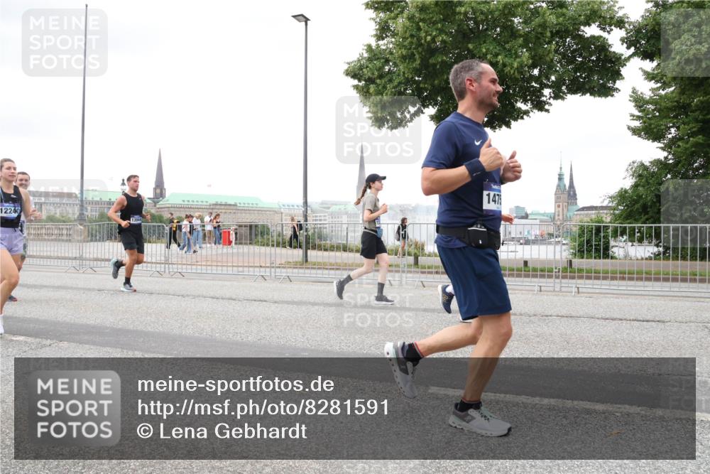 29.06.2025 - hella hamburg halbmarathon Lena Gebhardt http://msf.ph/oto/8281591 29.06.2025 10:54:58 Lombardsbrücke 12240, 13944, 147, 1013, 1198, 2084, 2090, 2244, 2452, 2566, 2586, 2632, 3002, 3274, 4039, 4191, 4192, 5185, 5216, 5392, 5500, 5727, 5882, 5993, 6279, 6395, 6396, 6839, 6944, 6982, 7219, 7238, 7766, 7986, 8012, 8186, 8403, 8519, 9521, 9596, 10109, 10331, 10458, 10471, 10686, 11033, 11226, 11287, 11567, 11569, 11737, 11788, 11908, 12147, 12148, 12240, 12268, 12270, 12930, 13098, 13272, 13283, 13548, 13944, 13945, 13979, 13980, 14515, 15160 meine-sportfotos.de