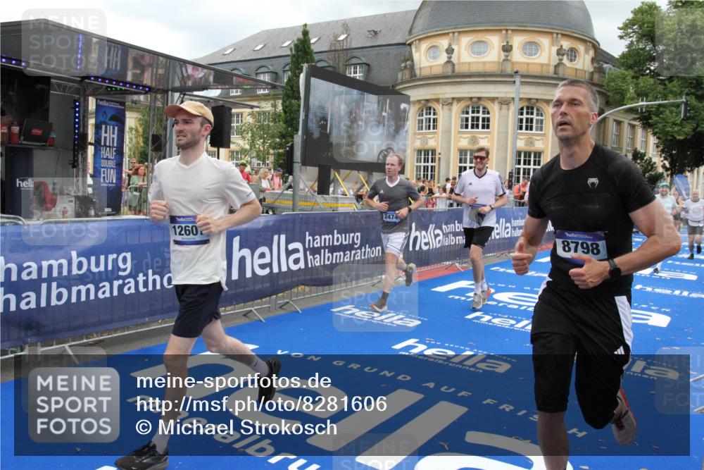 29.06.2025 - hella hamburg halbmarathon Michael Strokosch http://msf.ph/oto/8281606 29.06.2025 10:54:38 Ziel 2474, 3794, 5259, 8798, 9012, 10040, 10368, 10376, 12607, 15146 meine-sportfotos.de