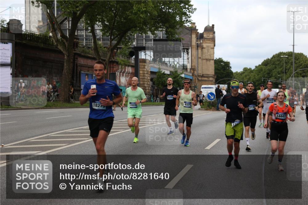 29.06.2025 - hella hamburg halbmarathon Yannick Fuchs http://msf.ph/oto/8281640 29.06.2025 10:37:28 20KM 1353, 1675, 1735, 2653, 4229, 4318, 5011, 5124, 5477, 7026, 9364, 9371, 9534, 10099, 10251, 11177, 12723, 12839, 13746, 13807, 14226, 14447, 14560, 14813, 15255, 15328, 15535, 15706, 15851, 15921, 16333, 17733, 17911, 18004, 18274, 18275, 18304, 18449, 18659, 18680, 18987, 19009, 19229 meine-sportfotos.de
