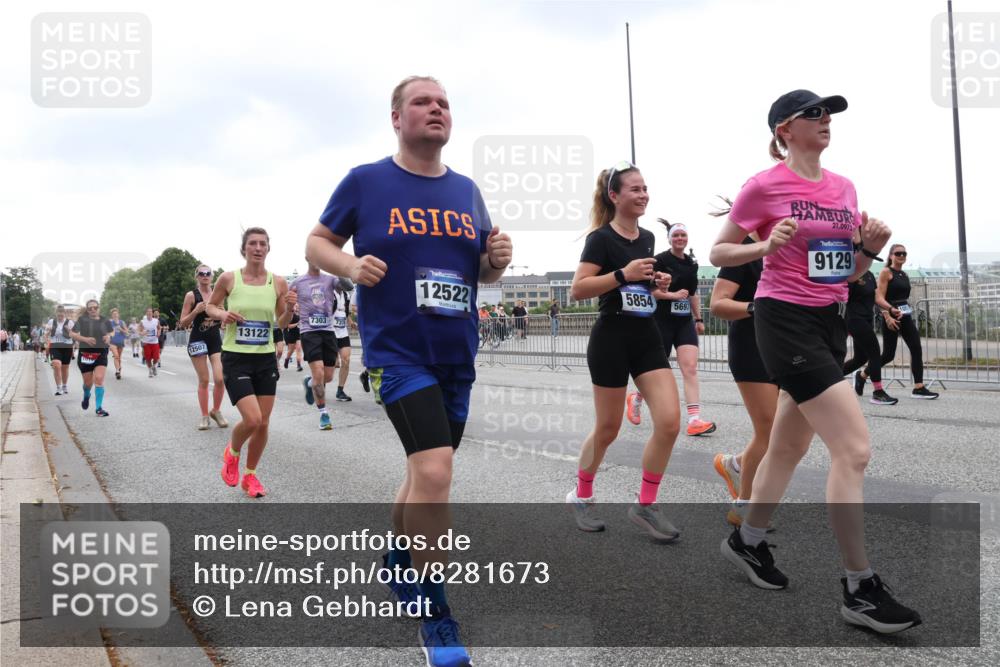 29.06.2025 - hella hamburg halbmarathon Lena Gebhardt http://msf.ph/oto/8281673 29.06.2025 10:46:31 Lombardsbrücke 1371, 1375, 1429, 1465, 1532, 1608, 1837, 1999, 2162, 2423, 2500, 2697, 2773, 2813, 2951, 3277, 3406, 3407, 3410, 3469, 3734, 4119, 4202, 4296, 4342, 4355, 4448, 4604, 5697, 5700, 5703, 5854, 6068, 6124, 6161, 6392, 6740, 7303, 7364, 7368, 7374, 7412, 7767, 7827, 7894, 7960, 7983, 8047, 8477, 8551, 8700, 9129, 9337, 9445, 9691, 10153, 10230, 11358, 11361, 11876, 11910, 12298, 12333, 12507, 12522, 13969, 14261, 15852, 16882, 16987 meine-sportfotos.de