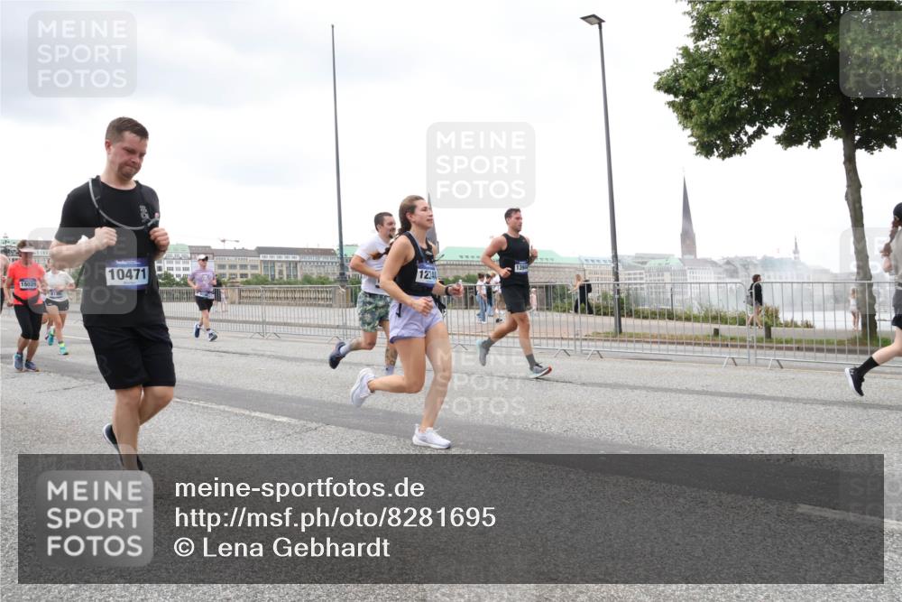29.06.2025 - hella hamburg halbmarathon Lena Gebhardt http://msf.ph/oto/8281695 29.06.2025 10:54:59 Lombardsbrücke 15029, 3186, 10471, 12240, 13944, 1013, 1198, 2084, 2090, 2244, 2452, 2566, 2586, 2632, 3002, 3274, 4039, 4191, 4192, 5185, 5392, 5500, 5727, 5882, 5993, 6395, 6396, 6839, 6944, 6982, 7219, 7238, 7766, 7986, 8012, 8186, 8403, 8519, 9521, 9596, 10109, 10331, 10458, 10471, 10686, 11033, 11226, 11287, 11567, 11569, 11737, 11788, 11908, 12147, 12148, 12240, 12268, 12270, 12930, 13098, 13272, 13283, 13548, 13944, 13945, 13979, 13980, 14515, 15160 meine-sportfotos.de
