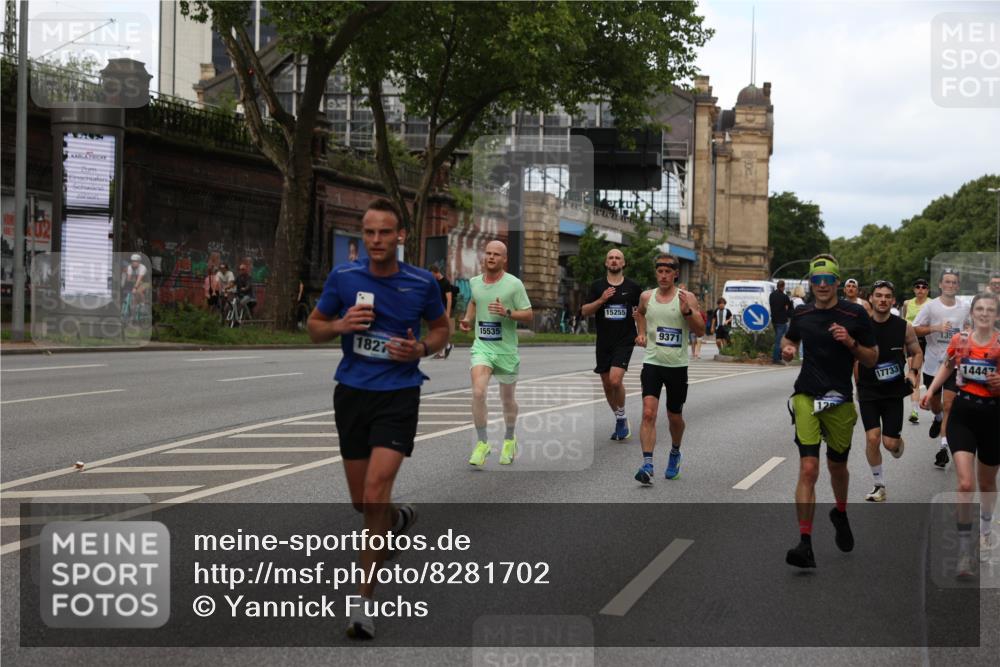 29.06.2025 - hella hamburg halbmarathon Yannick Fuchs http://msf.ph/oto/8281702 29.06.2025 10:37:28 20KM 1353, 1675, 1735, 2653, 4229, 4318, 5011, 5124, 5477, 7026, 9364, 9371, 9534, 10099, 10251, 11177, 12723, 12839, 13746, 13807, 14226, 14447, 14560, 14813, 15255, 15328, 15535, 15706, 15851, 15921, 16333, 17733, 17911, 18004, 18274, 18275, 18304, 18449, 18659, 18680, 18987, 19009, 19229 meine-sportfotos.de
