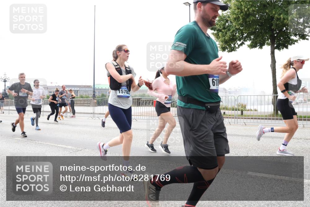 29.06.2025 - hella hamburg halbmarathon Lena Gebhardt http://msf.ph/oto/8281769 29.06.2025 10:35:20 Lombardsbrücke 11233, 11320, 1578, 989, 618, 1284, 1497, 1717, 1786, 1821, 1849, 2001, 2198, 2376, 2751, 2787, 3409, 3828, 3958, 4333, 4564, 4703, 4704, 4884, 4965, 5027, 5147, 5240, 5531, 5793, 6029, 6189, 6365, 6379, 6381, 6397, 6471, 6746, 6803, 6859, 6867, 7267, 7299, 7382, 7927, 8249, 8296, 8567, 9248, 9342, 9470, 10358, 10393, 10464, 10531, 10565, 10606, 11233, 11320, 11359, 11565, 11838, 11839, 11886, 12019, 12026, 12062, 12326, 12764 meine-sportfotos.de