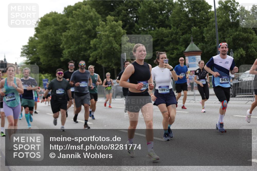 29.06.2025 - hella hamburg halbmarathon Jannik Wohlers http://msf.ph/oto/8281774 29.06.2025 10:35:07 Lombardsbrücke 1786, 1821, 2001, 2198, 2787, 3958, 4333, 4703, 4704, 4965, 5147, 5240, 5793, 6029, 6365, 6381, 6746, 6859, 6867, 7382, 8249, 8296, 8567, 9342, 9470, 9803, 9806, 10393, 10531, 10565, 10652, 11838, 11839, 12026, 12326, 12338, 12851, 13240, 13505, 13805, 14684, 15032, 15211, 15601, 16690, 16710, 17289, 17331, 17689, 17868, 17883, 17935, 17974, 17998, 18036, 18269, 18292, 18361, 18912, 19061 meine-sportfotos.de