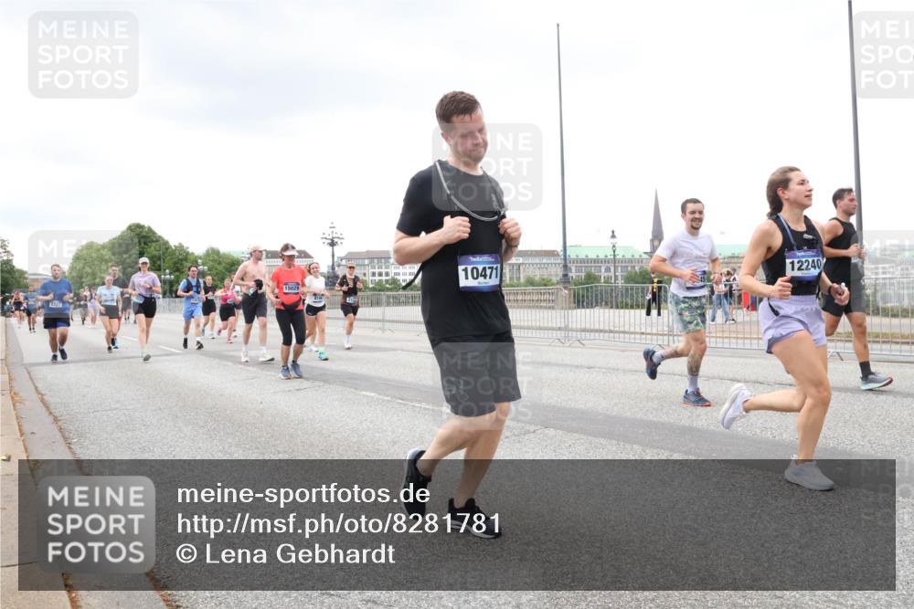 29.06.2025 - hella hamburg halbmarathon Lena Gebhardt http://msf.ph/oto/8281781 29.06.2025 10:54:59 Lombardsbrücke 15029, 5727, 10471, 12240, 1013, 1198, 2084, 2090, 2244, 2452, 2566, 2586, 2632, 3002, 3274, 4039, 4191, 4192, 5185, 5392, 5500, 5727, 5882, 5993, 6395, 6396, 6839, 6944, 6982, 7219, 7238, 7766, 7986, 8012, 8186, 8403, 8519, 9521, 9596, 10109, 10331, 10458, 10471, 10686, 11033, 11226, 11287, 11567, 11569, 11737, 11788, 11908, 12147, 12148, 12240, 12268, 12270, 12930, 13098, 13272, 13283, 13548, 13944, 13945, 13979, 13980, 14515, 15160 meine-sportfotos.de