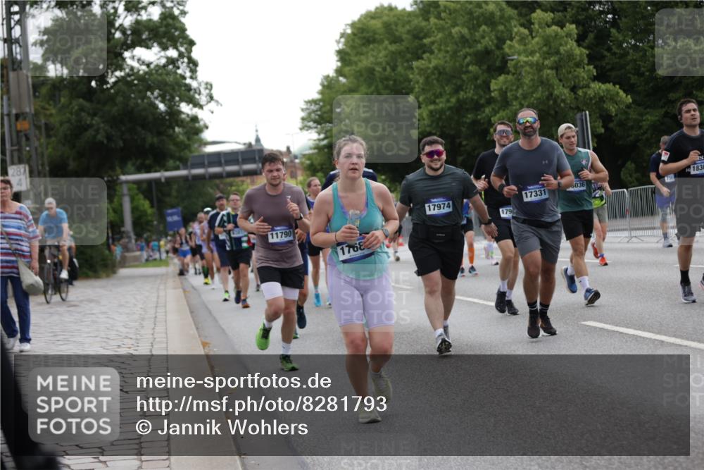 29.06.2025 - hella hamburg halbmarathon Jannik Wohlers http://msf.ph/oto/8281793 29.06.2025 10:35:08 Lombardsbrücke 1730, 1786, 1821, 2001, 2198, 2425, 2787, 4333, 4703, 4704, 4965, 5147, 5240, 5793, 6365, 6381, 6746, 6859, 6867, 7382, 8249, 8296, 8567, 9342, 9470, 9803, 9806, 10393, 10565, 10652, 11838, 11839, 12026, 12326, 12338, 12851, 13240, 13505, 13805, 14402, 14684, 15032, 15211, 16690, 16710, 17289, 17331, 17689, 17868, 17883, 17935, 17974, 17998, 18036, 18269, 18292, 18361, 18912, 19061 meine-sportfotos.de